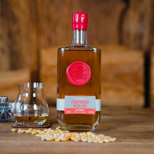 Longhorn Spirits Edelbrand Destillerie Bourbon Style Corn Whiskey